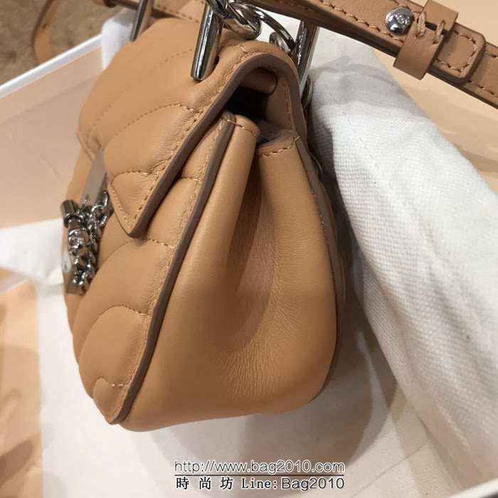 Chloe克洛伊 2018 最新一季春夏主打款 金屬圈手柄 mini號小豬包  ypk1013